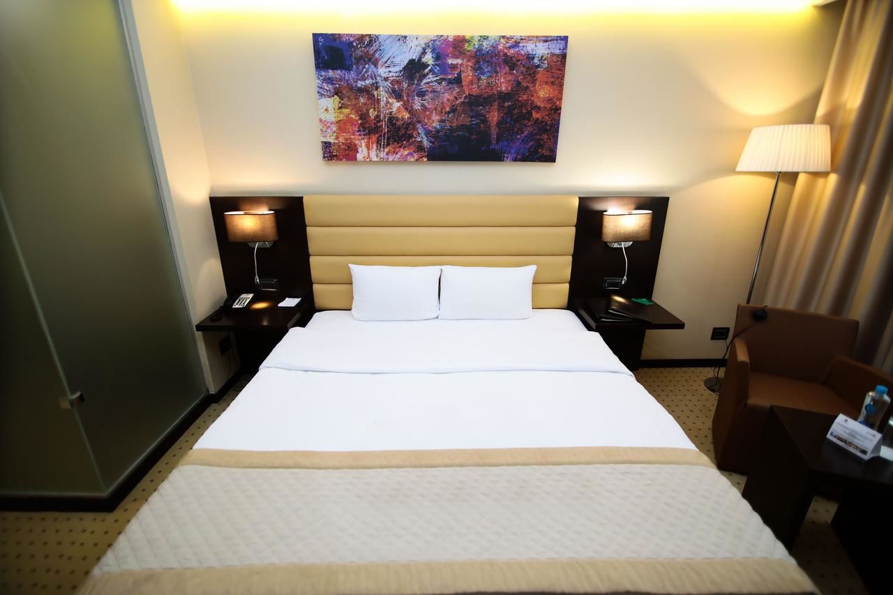 Отель Comfort Hotel Astana Нур-Султан