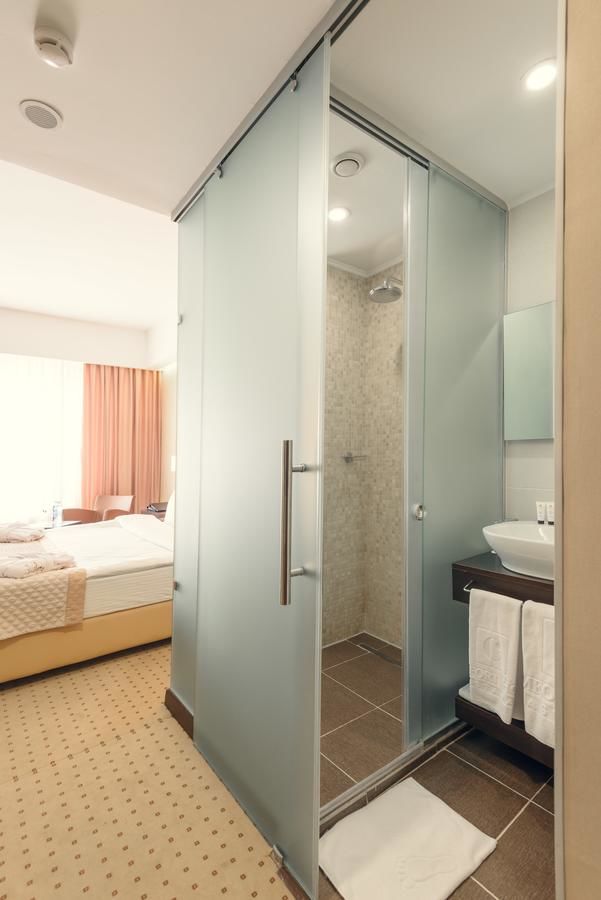 Отель Comfort Hotel Astana Нур-Султан