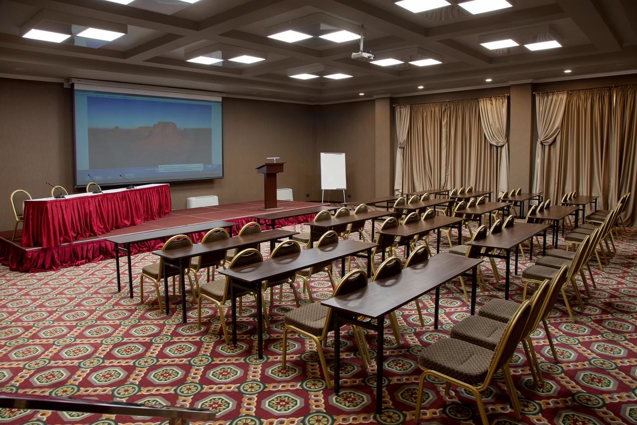Отель Comfort Hotel Astana Нур-Султан-34