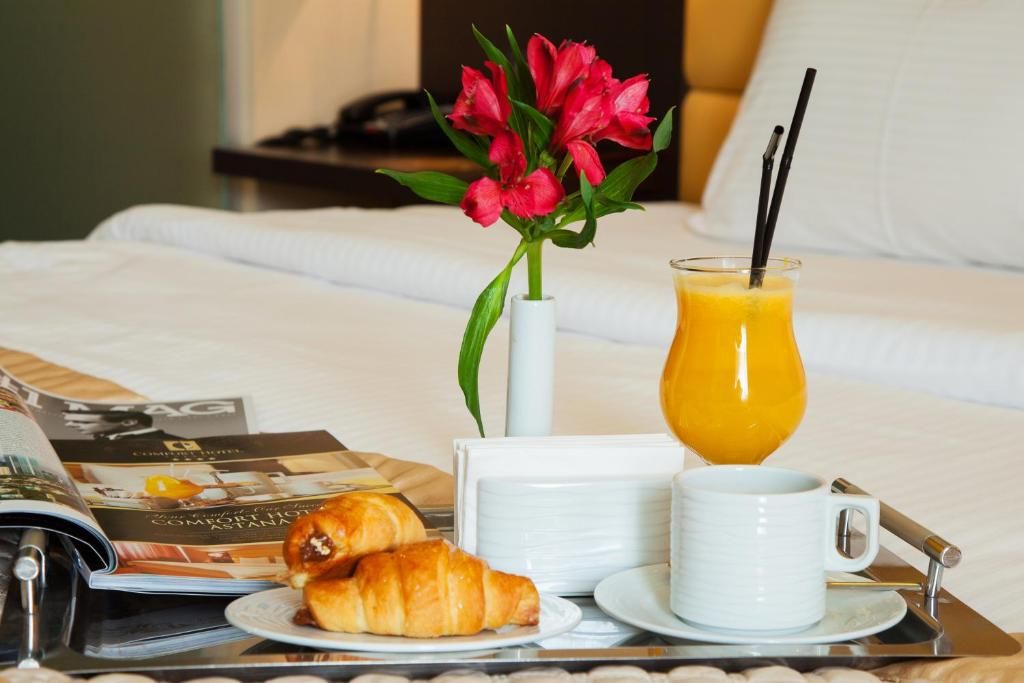 Отель Comfort Hotel Astana Нур-Султан